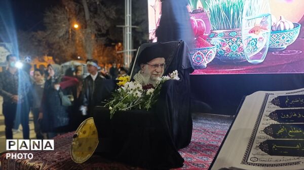  لحظه تحویل سال و تجدید بیعت با رهبر معظم انقلاب اسلامی 