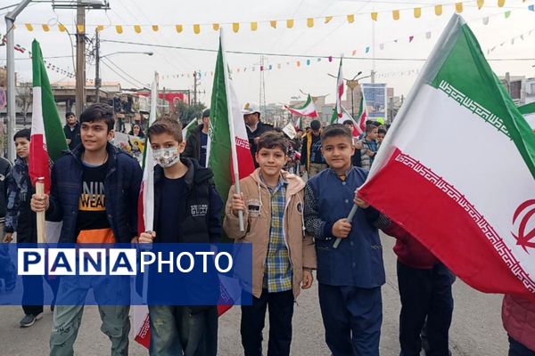 راهپیمایی باشکوه مردم قیامدشت در حمایت از آرمان‌های انقلاب