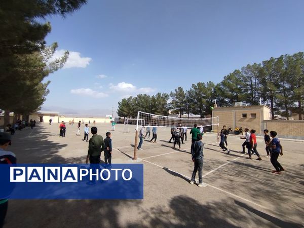 المپیاد درون مدرسه‌ای در مدرسه شهید اسکندری کاشمر