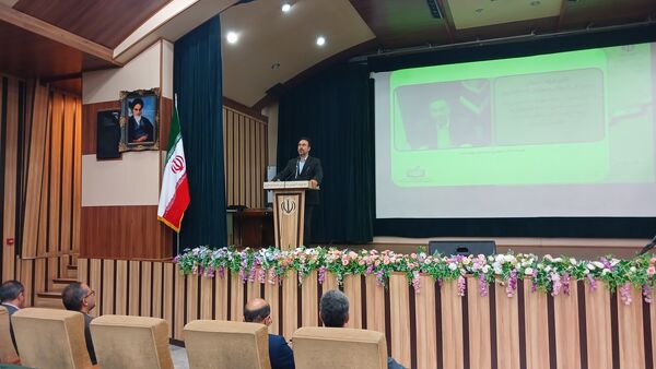 نشست معاون متوسطه وزارت آموزش و پرورش با مدیران مدارس متوسطه استان البرز 