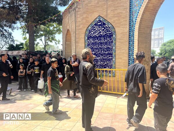 عزاداری پرشور ظهر عاشورا در شهرک ینگی امام