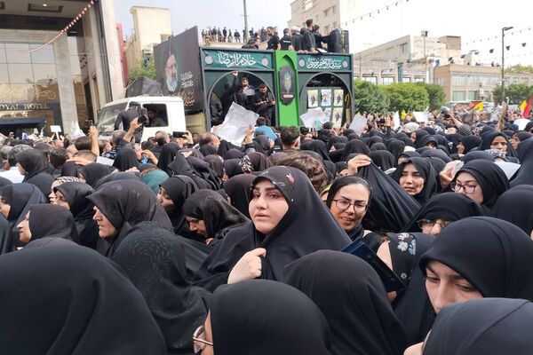 وداع تاریخی مشهدی‌ها با خادم‌الرضا؛ شهید جمهور