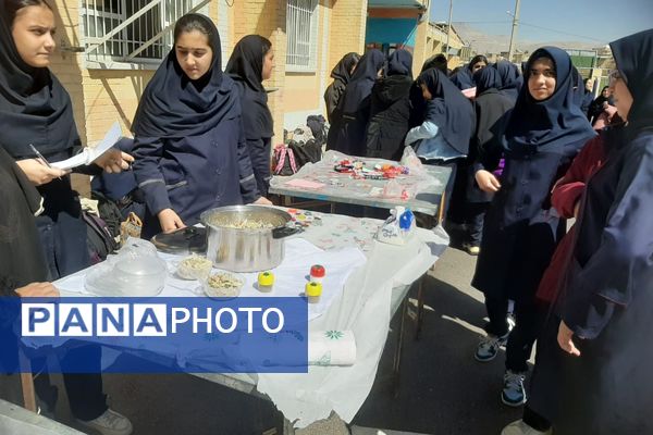 برگزاری بازارچه  کسب و کار دانش‌آموزی در آموزشگاه پویش ناحیه ۳شیراز 