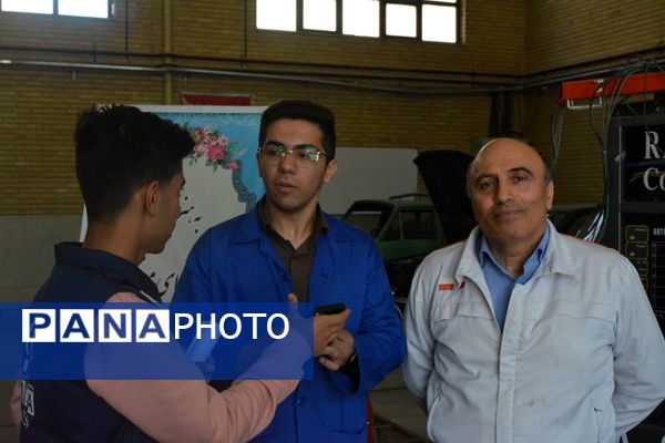 کارگاه آموزشی آشنایی با سیستم موتور و سوخت‌رسانی خودرو در بهارستان 2
