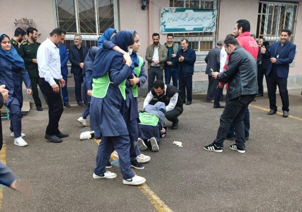 برگزاری مانور زلزله و ایمنی در مدارس خشکبیجار