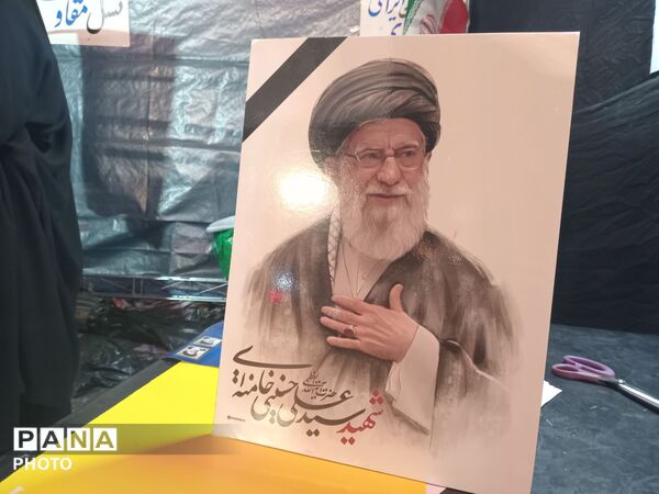 مردم گرگان همچنان در میدان های شهر 