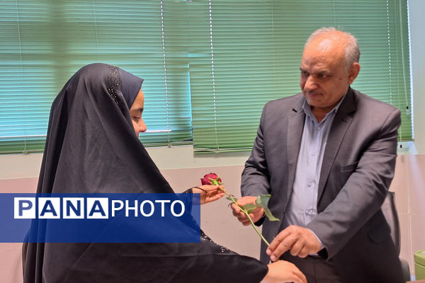 سنگ‌تمام دانش‌آموزان پیشتاز و خبرنگاران پانا برای فرهنگیان