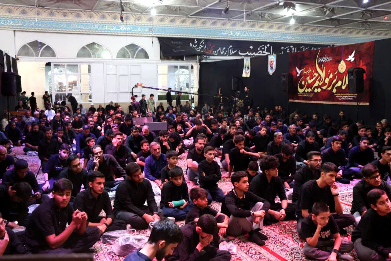 جوانان کاشمری در شب تاسوعا سنگ تمام گذاشتند