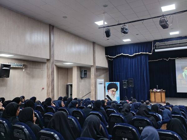 جشن میلاد حضرت زینب(س) و روز پرستار در سالن ارشاد حاجی‌آباد