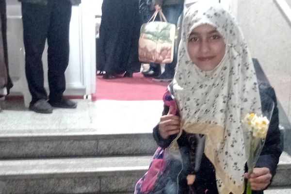 ورود دانش‌ آموزان دختر ناحیه دو شهرری به مراسم معنوی اعتکاف 