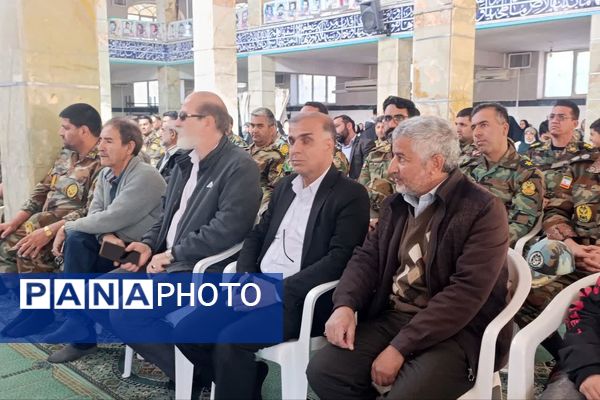 گل‌های سپاس بر مزار قهرمانان شیراز