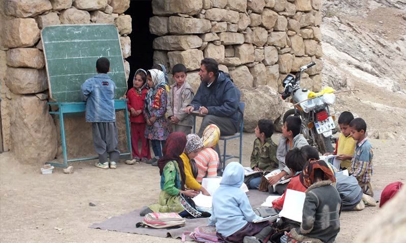 فقر آموزشی مانعی بزرگ در مسیر یادگیری نوجوانان است