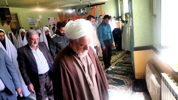 زنگ نماز در دبیرستان نمونه دولتی شهید خزایی اسدآباد