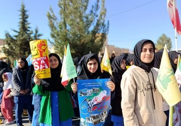 سیزده آبان یادآور حوادث سرنوشت ساز و ایجاد بستر های پیروزی انقلاب اسلامی ایران است