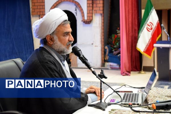 جلسه توانمندسازی مدیران مدارس دولتی و غیر دولتی منطقه ۱۴ 