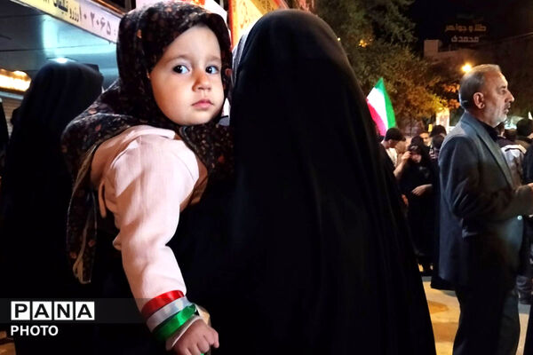 جلوه ای از حضور کودکان در دل میدان