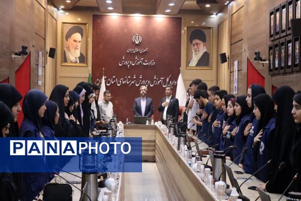 نشست صمیمی فعالین رسانه ای دانش‌آموزان با مدیرعامل خبرگزاری پانا