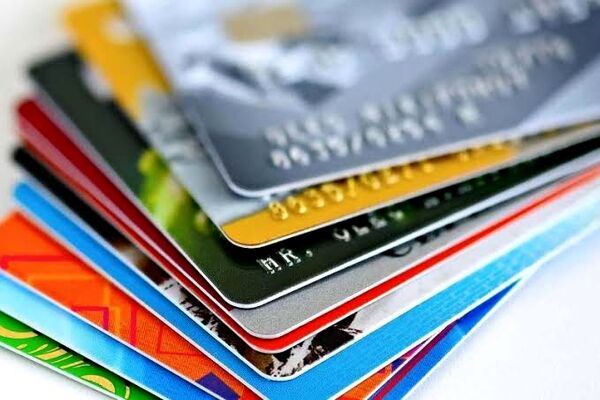 کارت‌های بانکی تاریخ گذشته، خودکار تمدید می‌شوند