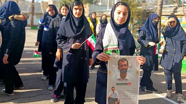 زنگ انقلاب در دبیرستان کوثر فرهنگیان