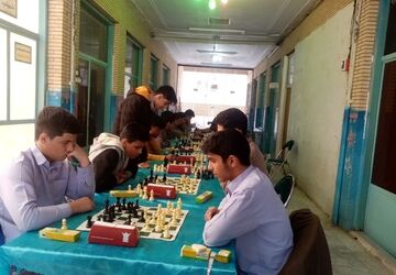 مسابقات شطرنج دانش‌آموزی در میبد