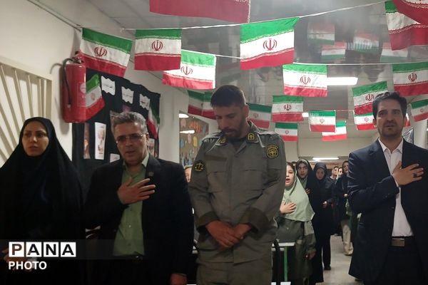 تجلیل از برگزیدگان جشنواره هنری فردا و المپیاد ورزشی در دبستان رضوان بهارستان‌دو