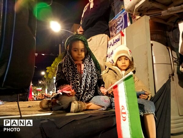 حضور پررنگ کودکان و نوجوان در تجمعات شبانه 