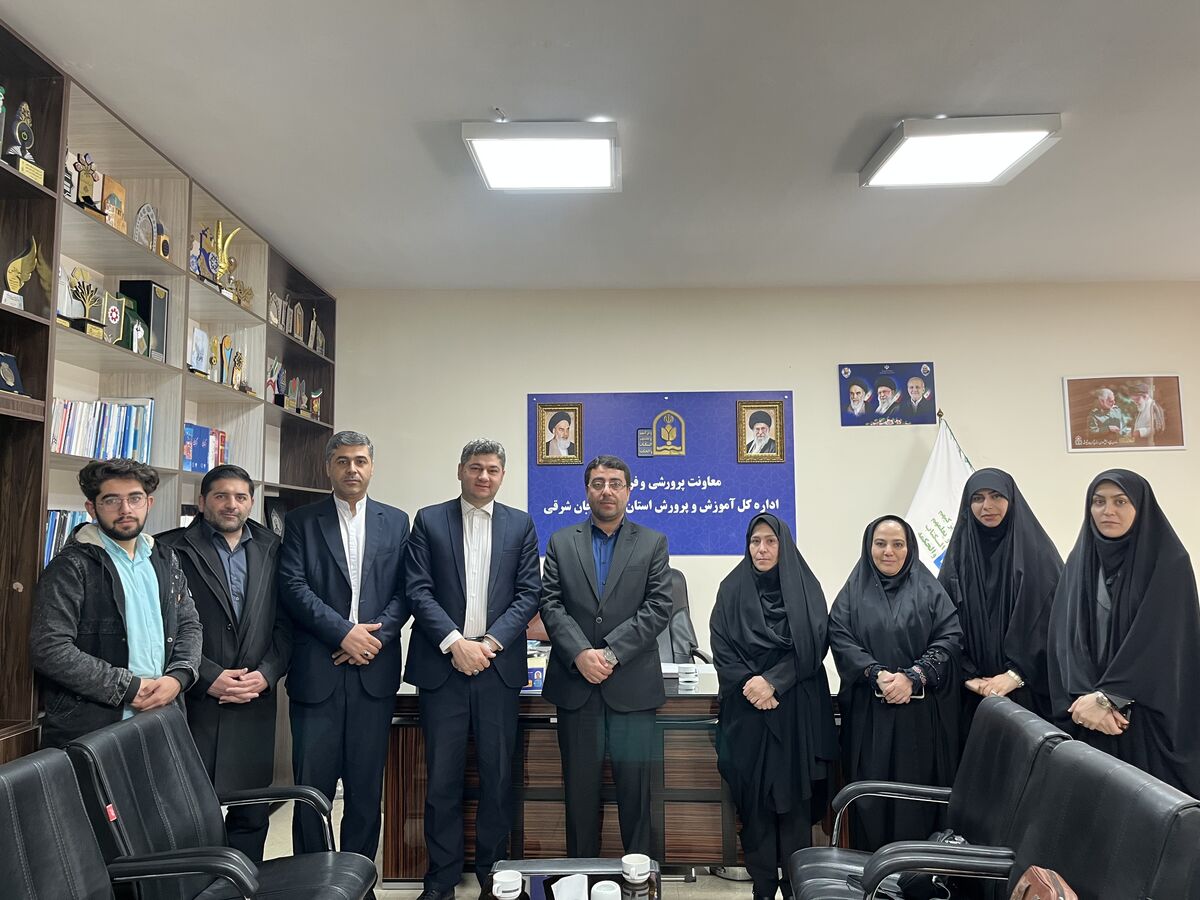 جایگاه معلم در هندسه تربیت اسلامی؛ کانون هدایت‌گری و مسئولیت‌پذیری اجتماعی است