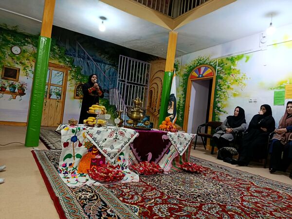 جشن یلدا در دبیرستان نمونه اندیشه 