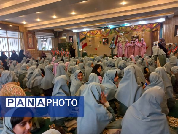 مراسم روز دانش آموز در دبستان دخترانه شاهد تحقیقی ناحیه ۶