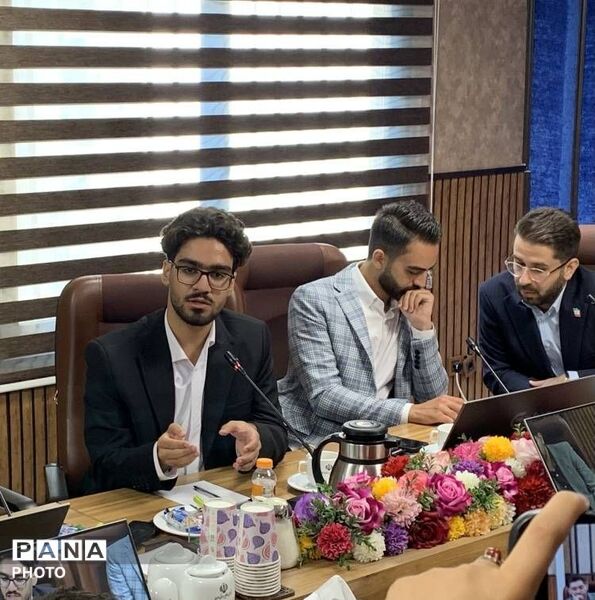 نسل زد پای بازنگری ساختار شورای مشاوران نشست