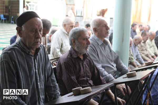نماز جماعت به امامت امام جمعه در مسجد صاحب‌الزمان آشخانه
