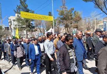 نمایش حضور مردم در راهپیمایی روز قدس شهر شیروان