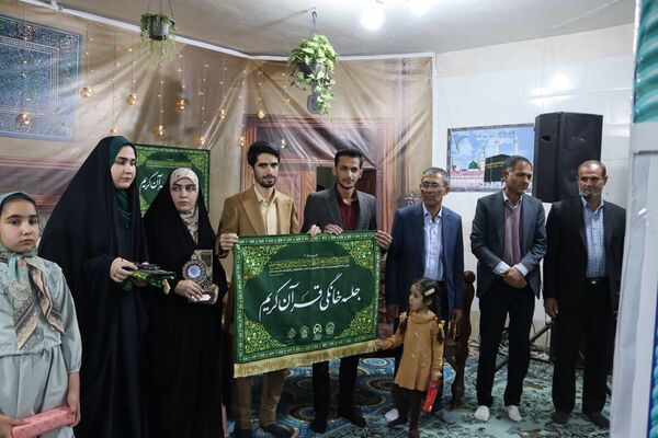 برنامه قرآنی «رواق» میزبان محفلی قرآنی