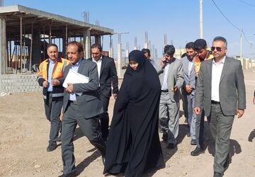 ‌بازدید رئیس مرکز نوسازی و توسعه منابع انسانی وزارت راه و شهرسازی از طرح نهضت ملی مسکن شهرستان کوهپایه