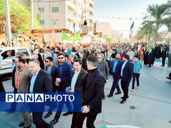 راهپیمایی یوم الله ۲۲  بهمن با حضور پرشور مردم در بوشهر 