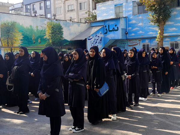 جشن جوانه‌ها در دبیرستان هیأت‌امنایی پژمان‌بختیاری مشهد