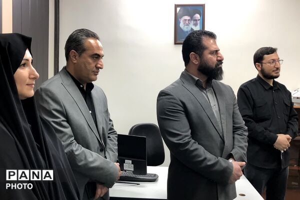 بازدید و عرض تبریک مدیر آموزش و پرورش ناحیه دو شهرری از کارکنان اداری