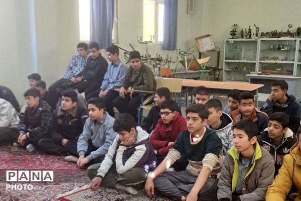  همایش‌های هدایت تحصیلی با محوریت معرفی هنرستان‌های فنی و کاردانش در ناحیه یک شهرری