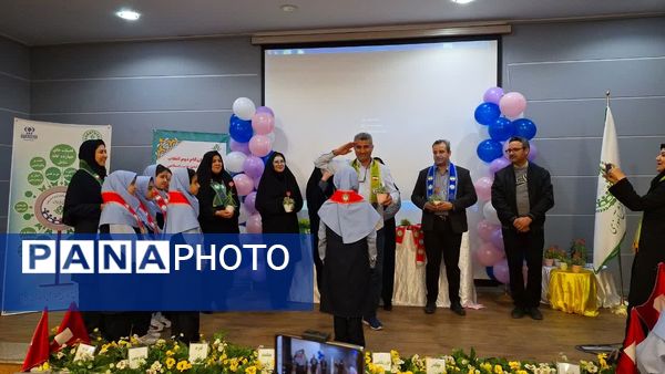 آیین تحلیف پیشتازان در دبستان آرمینه مصلی نژاد ناحیه ۶ مشهد