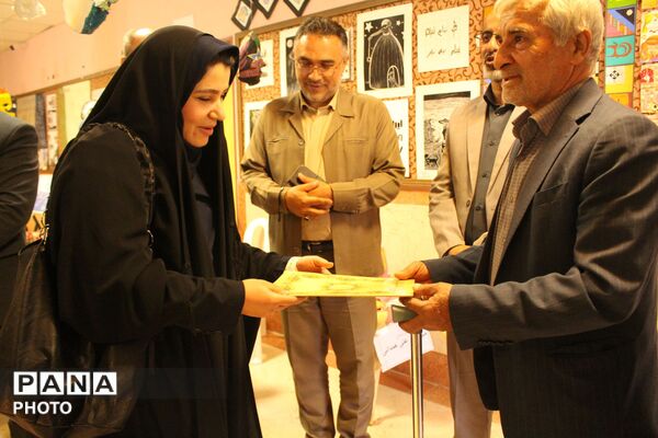 آثار هنرجویان هنرستان‌های ناحیه یک همدان به نمایش درآمد