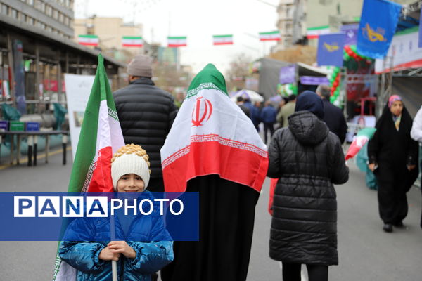 راهپیمایی باشکوه ۲۲ بهمن در قاب تصویر