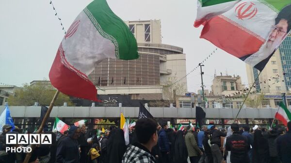 خروش مردمان مشهدی در راهپیمایی حماسی روز قدس 