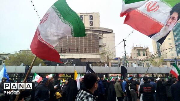 خروش مردمان مشهدی در راهپیمایی حماسی روز قدس 