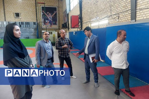 نظارت بر پیشرفت بازسازی مجموعه ورزشی محمد حسین ثمری در ملارد