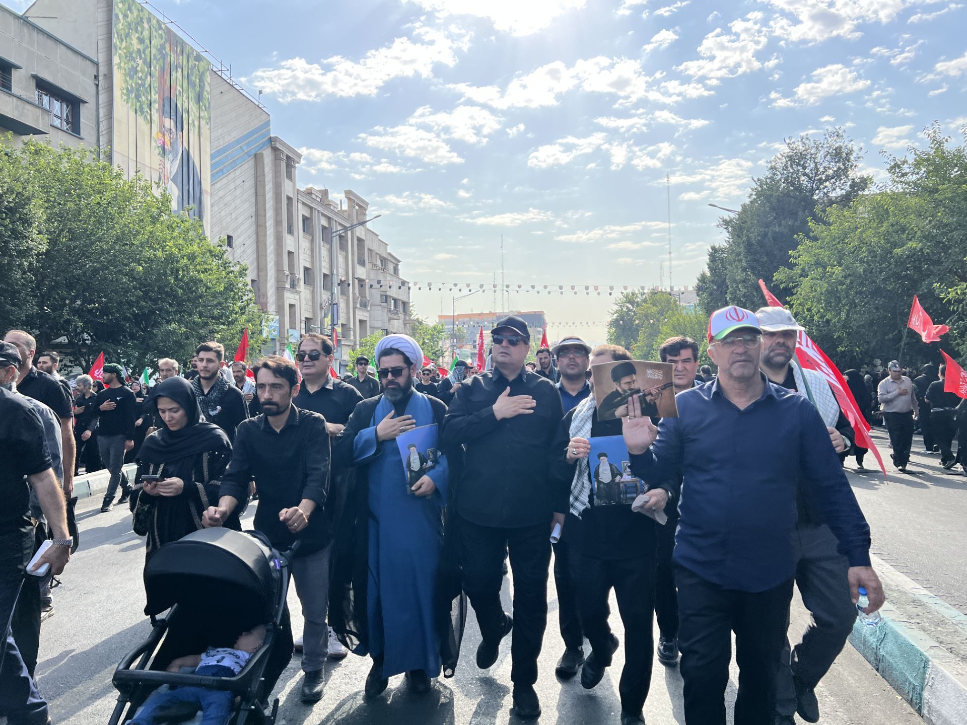 پیام قدردانی مدیرکل آموزش و پرورش آذربایجان شرقی از حضور ارزشمند فرهنگیان و دانش‌آموزان استان در آیین‌های وداع، تشییع و تدفین قائد شهید امت