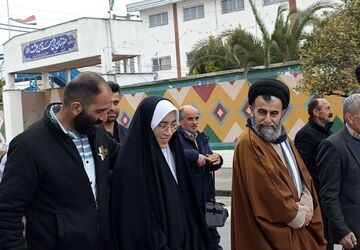 بازگشت دانش آموز محمودآبادی از زیارت خانه خدا 