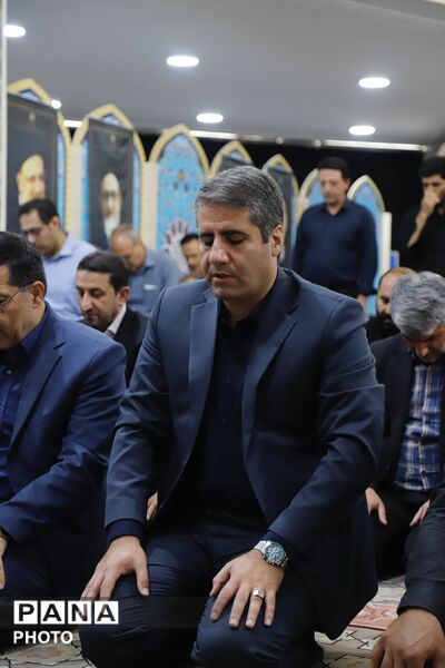 هم‌نوایی جامعه فرهنگیان تهران در سوگ رهبر شهید
