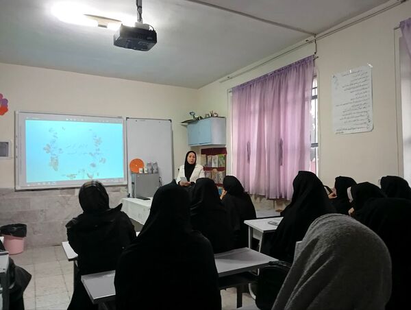 دومین جلسه انجمن اولیا در دبستان سمیه کاشمر