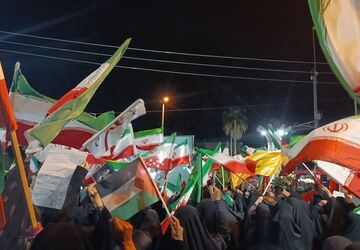 تجمع گسترده مردم در میادین اصلی شهر