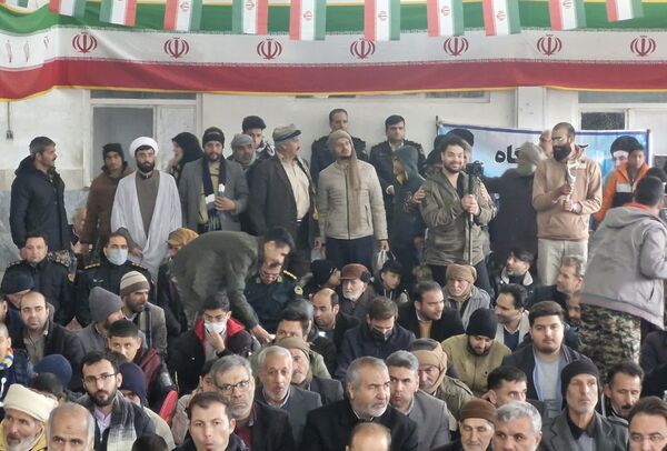 جشن انقلاب ایران در شهرستان زاوه